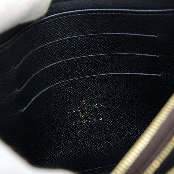 LOUIS VUITTON Brown Monogram Shoulder Bag - Picture 6 of 8